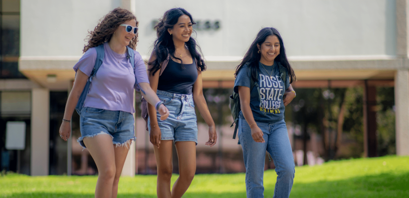 2023_07_31 – Students on Campus – 7277